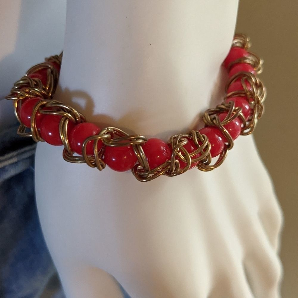 Vintage red & gold tone bead stretch bracelet